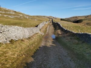 Walking up to Pen-y-ghent