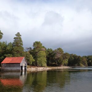 Loch Vaa Walk Guide: How To Find The Boathouse